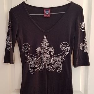 Avanguard sequin black 1/2 sleeve v-necked t-shirt